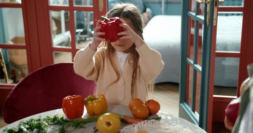 有关健康, 可爱, 咖啡色头发的女人的免费素材视频