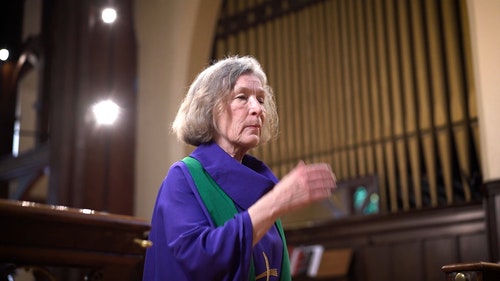 有关人,十字架,女人的免费素材视频