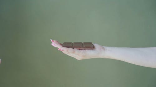 有关在上面, 女性, 巧克力吧的免费素材视频