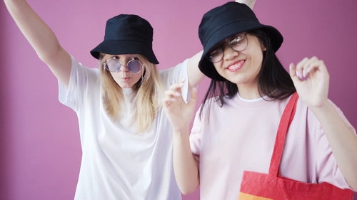 有关一对,夫妻,女孩的免费素材视频