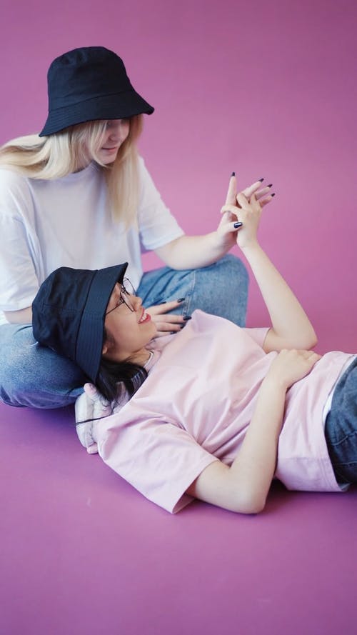 有关一对, 同志文化, 垂直视频的免费素材视频