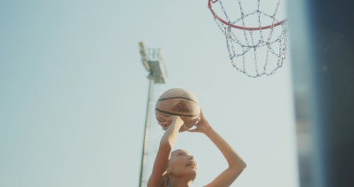 有关体育游戏, 女性, 射击的免费素材视频