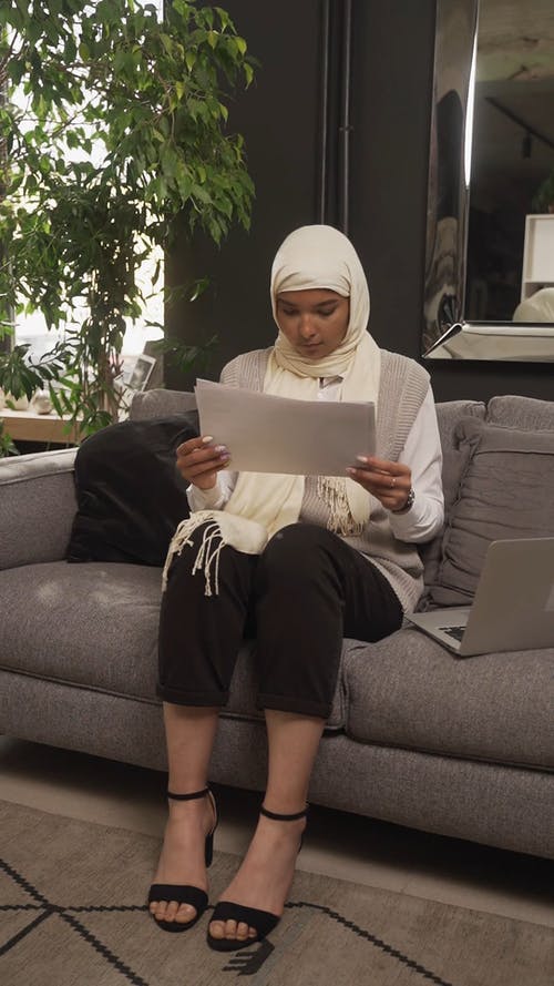 有关3C用品, 互联网, 坐的免费素材视频