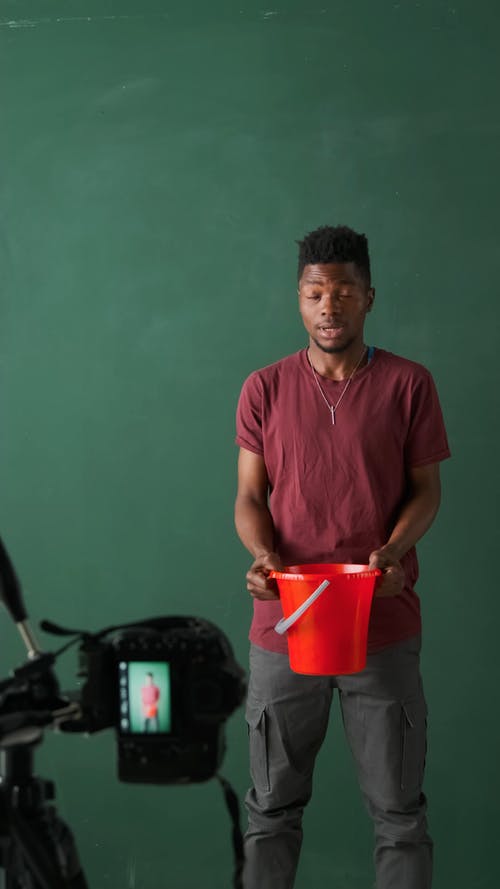 有关五彩纸屑, 向上丢, 垂直视频的免费素材视频