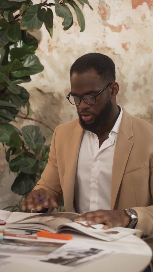 有关人, 商业, 坐的免费素材视频