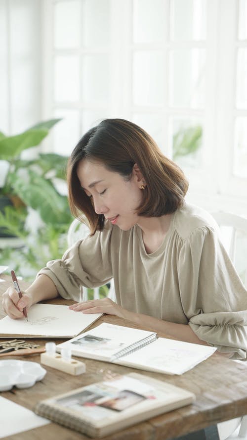 有关休闲, 垂直视频, 女人的免费素材视频