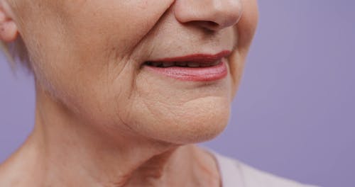 有关反应, 女人, 工作室拍摄的免费素材视频