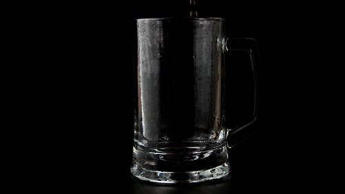 有关倾注, 啤酒泡沫, 喝的免费素材视频