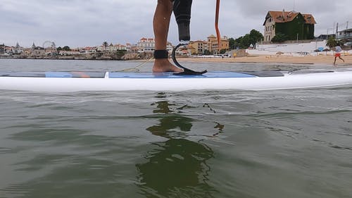 有关上板, 人, 假腿的免费素材视频