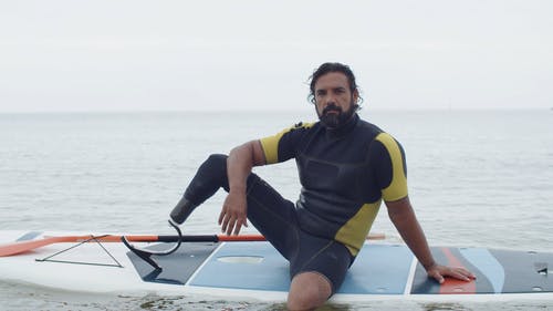 有关上板, 人, 假腿的免费素材视频