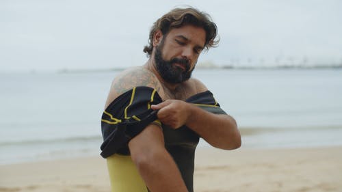 有关人, 岸边, 有胡子的的免费素材视频