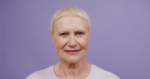 有关微笑, 纵向, 老人的免费素材视频