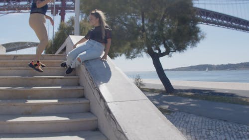 有关休闲, 低角度拍摄, 女性的免费素材视频