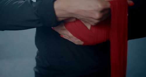 有关包皮, 女人, 室内的免费素材视频