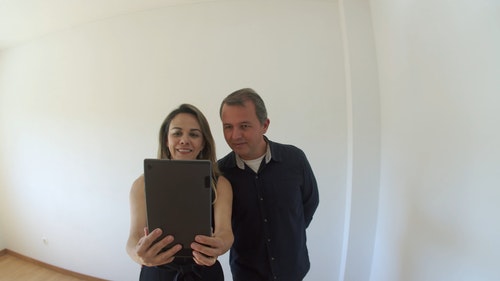 有关3C用品,一对,人的免费素材视频