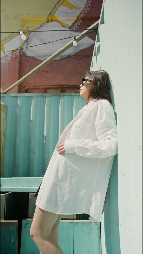 有关倚, 垂直视频, 女人的免费素材视频