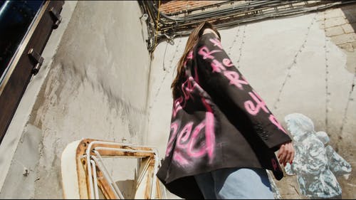 有关人, 低角度拍摄, 女人的免费素材视频