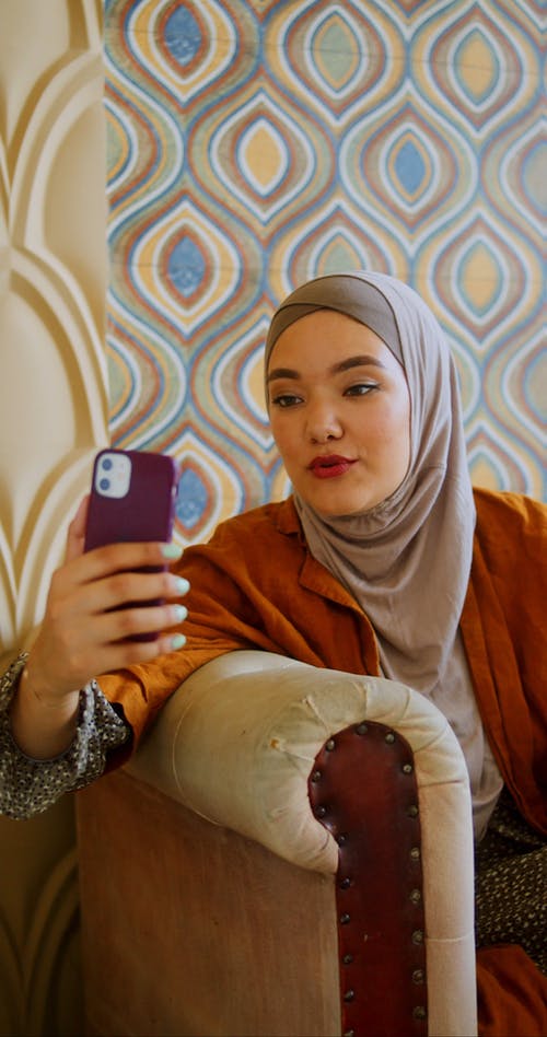 有关垂直视频, 大笑, 女人的免费素材视频