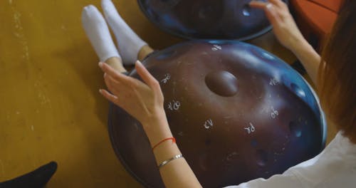 有关handpan, 慢动作, 手的免费素材视频