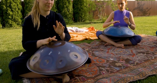 有关handpan,人,坐的免费素材视频