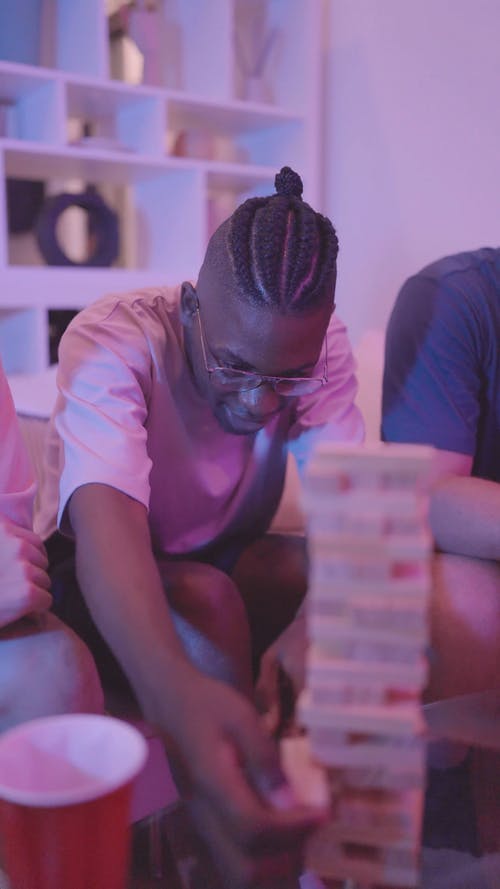 有关坐, 垂直拍摄, 多样化的免费素材视频