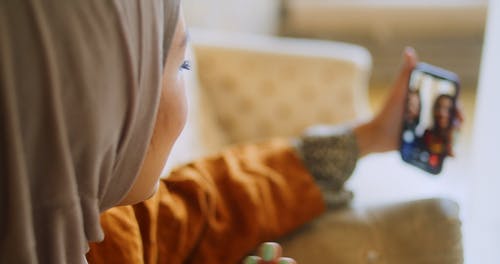 有关女人, 招手, 智慧手机的免费素材视频