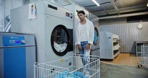 有关人, 倚, 商业的免费素材视频