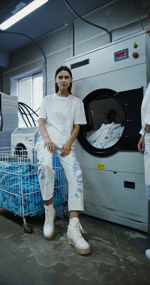 有关器具, 坐, 垂直视频的免费素材视频