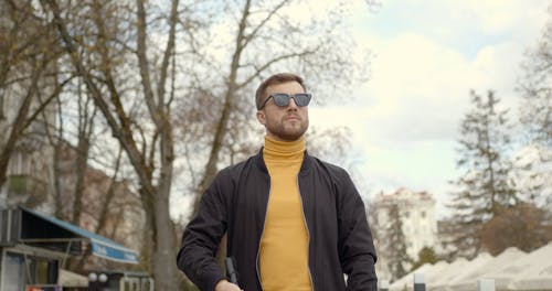 有关墨镜, 户外, 折叠的免费素材视频