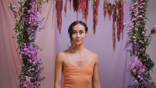 有关举起手臂, 人, 女人的免费素材视频