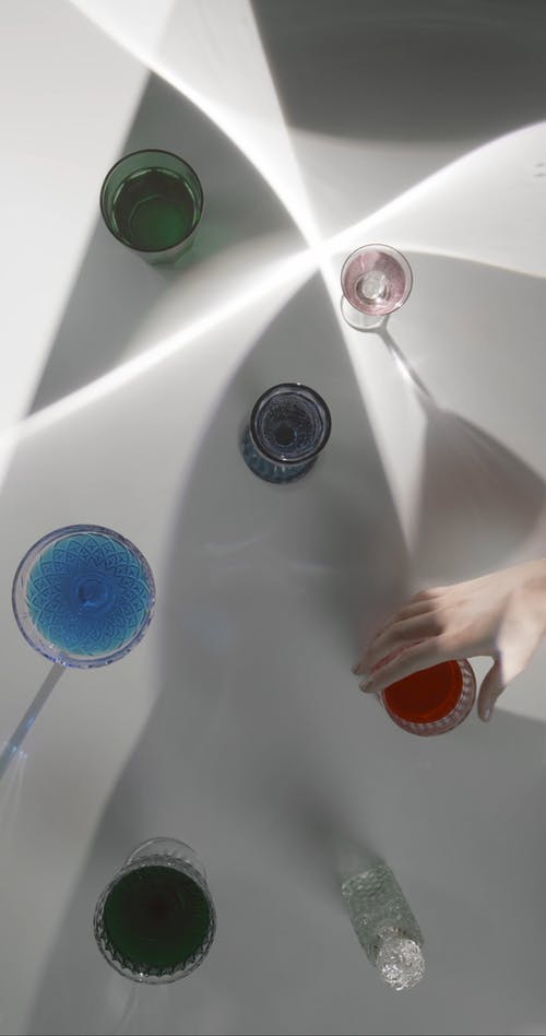 有关光与影, 垂直视频, 工作室拍摄的免费素材视频