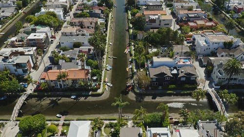 有关城市, 小河, 屋顶的免费素材视频