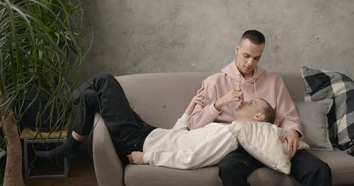 有关LGBTQ, 一对, 客厅的免费素材视频