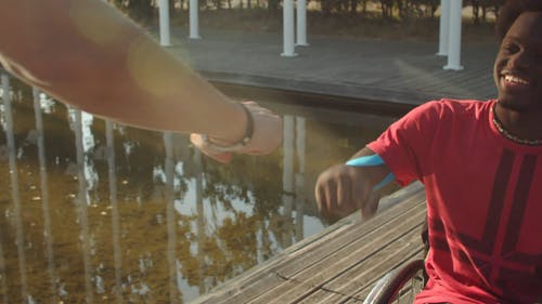 有关人, 拳头撞, 说话的免费素材视频