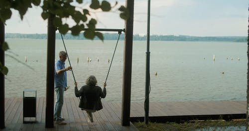 有关享受, 人, 坐的免费素材视频