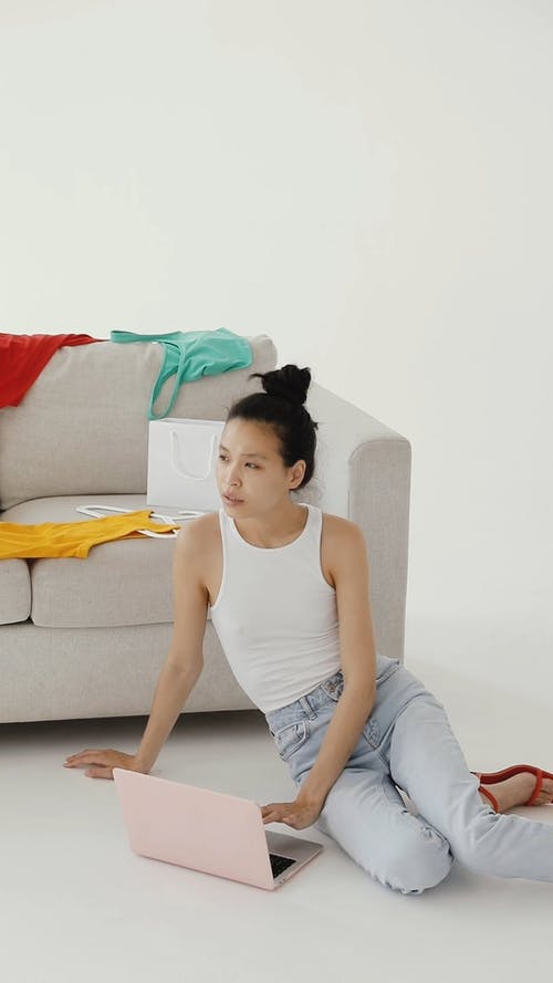 有关人, 在地上, 垂直视频的免费素材视频