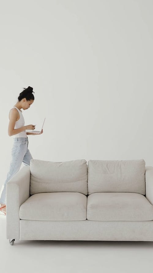 有关3C用品, 垂直视频, 女人的免费素材视频