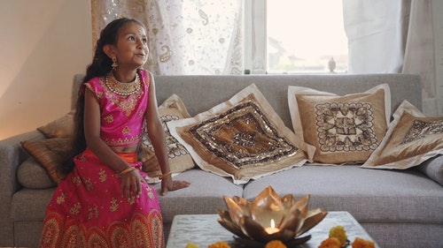 有关传统服装,儿童,坐的免费素材视频