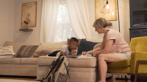 有关伸出援手, 儿子, 儿童的免费素材视频