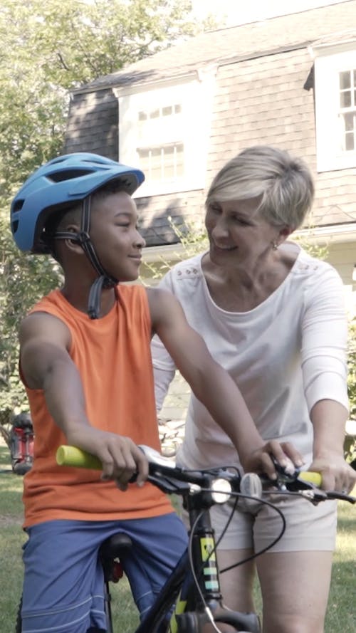 有关伸出援手, 儿子, 儿童的免费素材视频