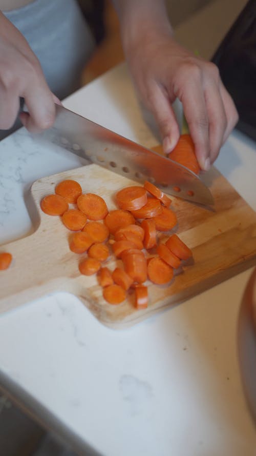 有关刀, 切割, 切菜板的免费素材视频