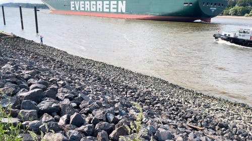 有关多云的天空, 岩石, 帆的免费素材视频