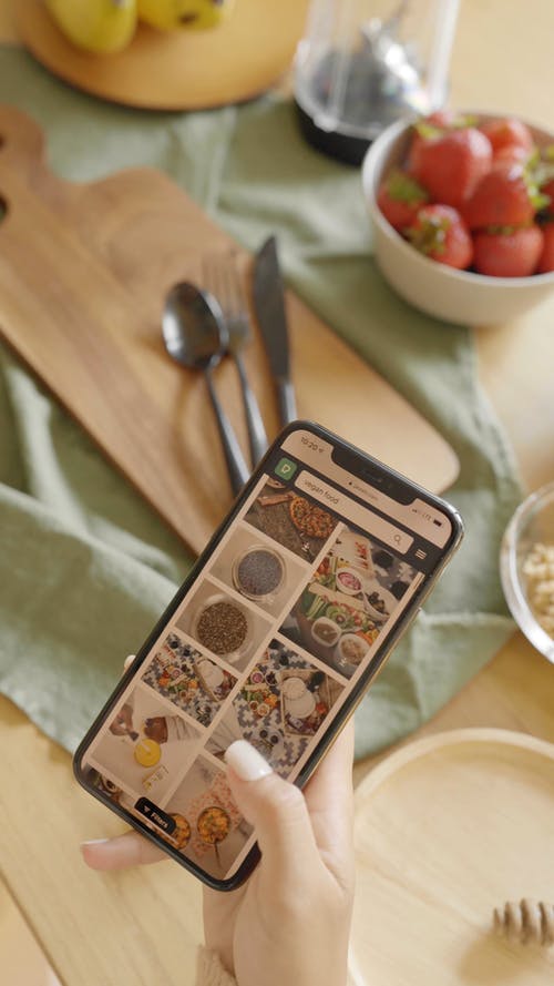 有关3C用品, 一碗水果, 上网的免费素材视频