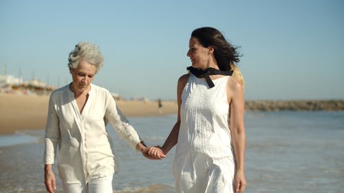 有关大笑, 女人, 户外的免费素材视频