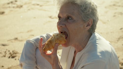 有关人, 吃, 咀嚼的免费素材视频