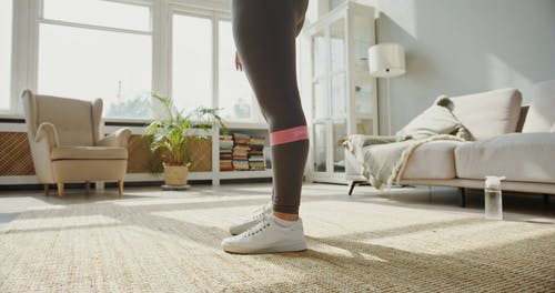 有关加上大小, 女人, 深蹲的免费素材视频