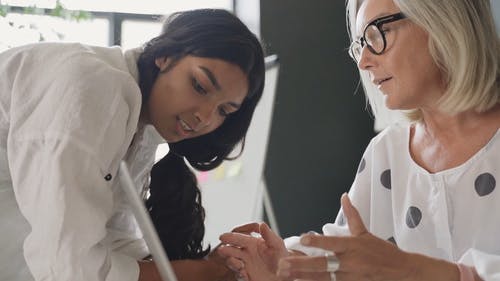 有关wspó?pracownik, 同事, 女商人的免费素材视频