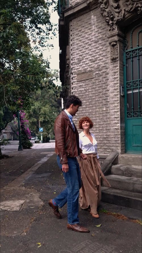 有关一起, 吻, 垂直视频的免费素材视频