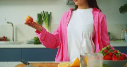 有关人,健康食品,刀的免费素材视频