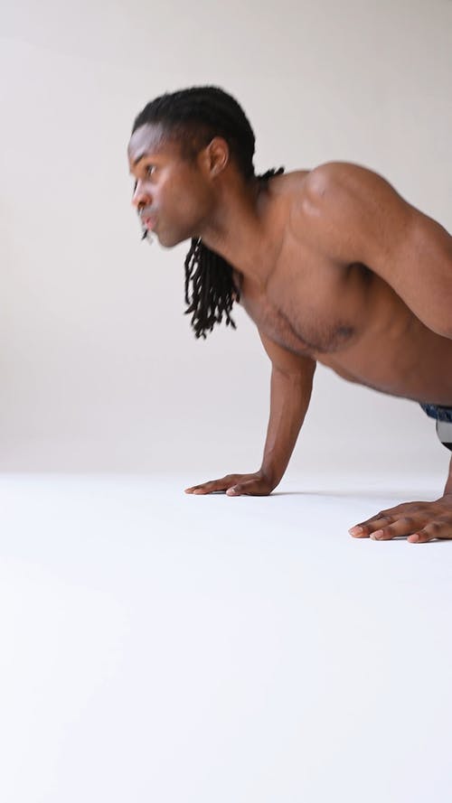 有关人, 俯卧撑, 健身的免费素材视频